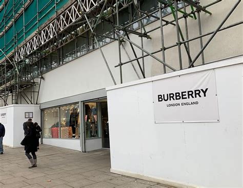 Burberry outlet London online shopping